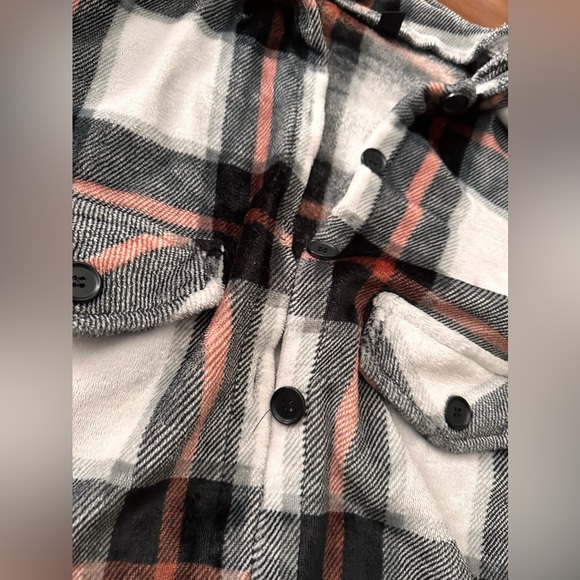 Plaid SHEIN top. Size medium - Picture 5 of 7